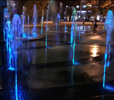 Светильник сухого фонтана Специальный светильник для сухого пешеходного фонтана. Компактный корпус, высокая мощность, RGB